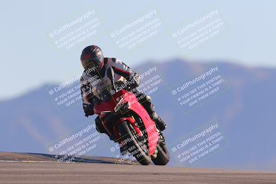 media/Nov-06-2023-Moto Forza (Mon) [[ce023d0744]]/3-Intermediate Group/Session 5 (Turn 9)/
